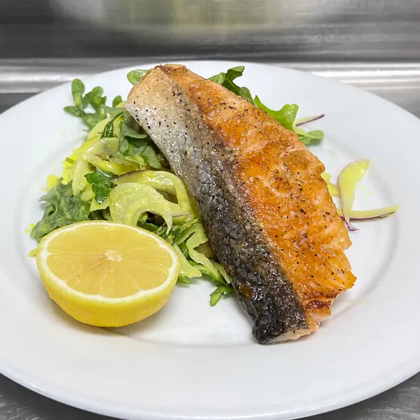 Fennel herb salad with grilled norwegian salmon